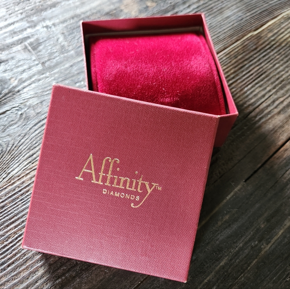 QVC Affinity Diamonds Necklace - Elegant Red Box 14K Gold